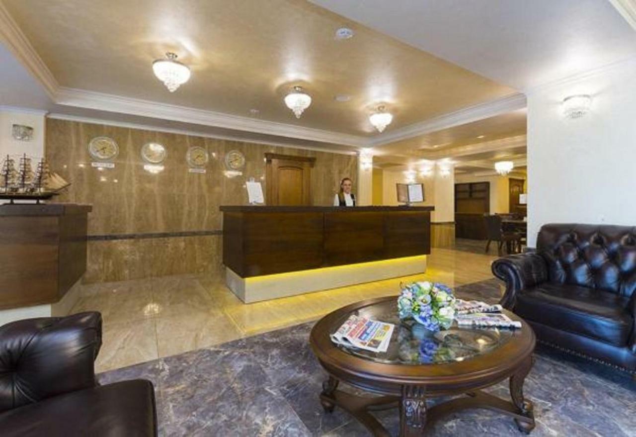 Hotel Cheluskintsev Gagra Exterior photo