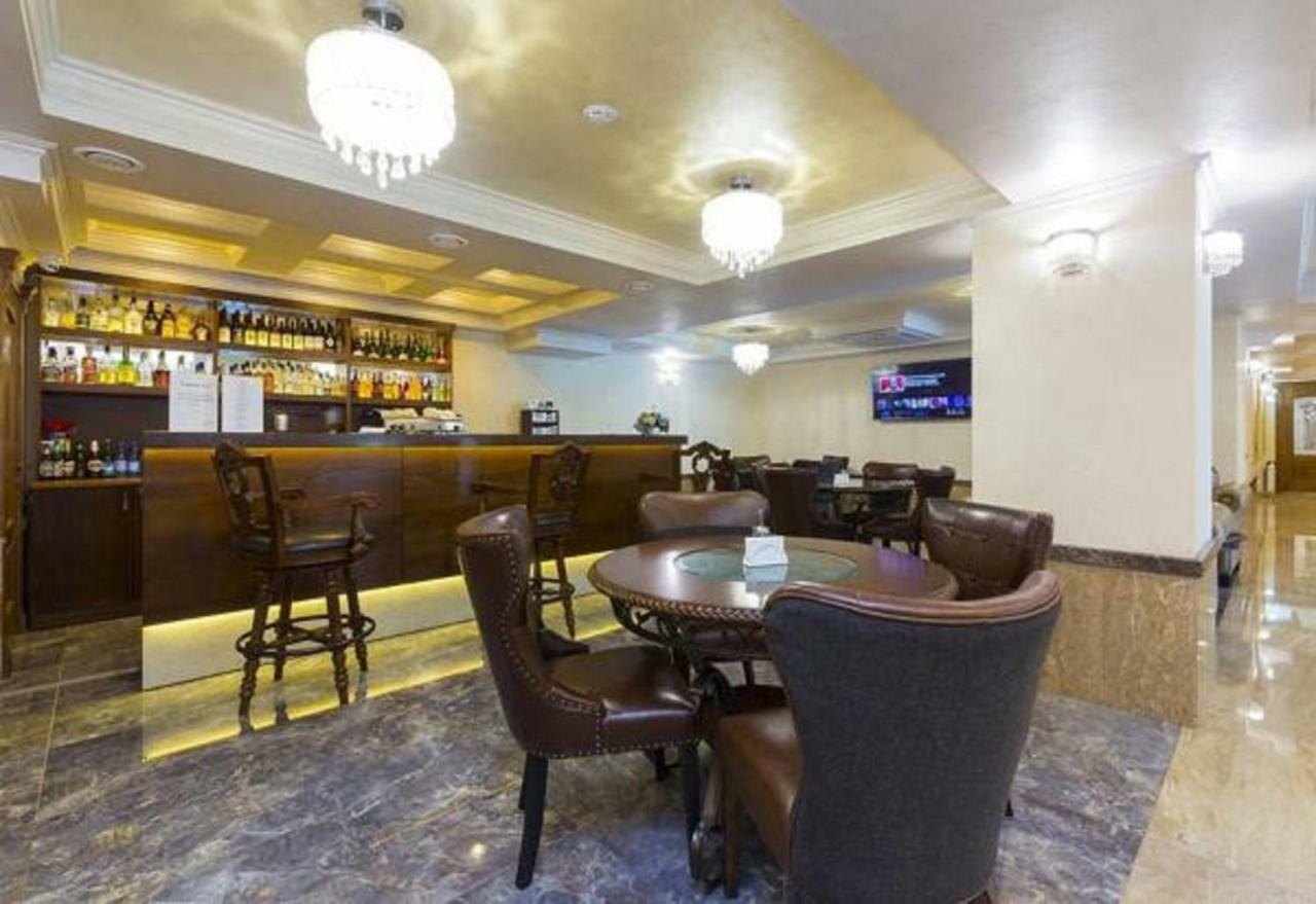 Hotel Cheluskintsev Gagra Exterior photo